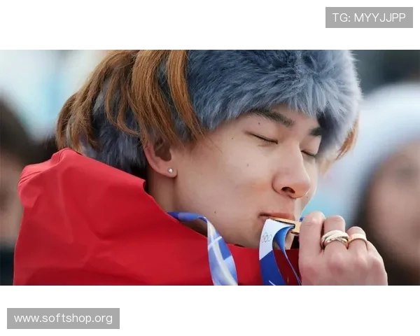 苏翊鸣怒吼庆首金展冠军风范